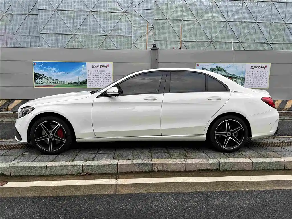 Mercedes-Benz C-Class — миниатюра 2