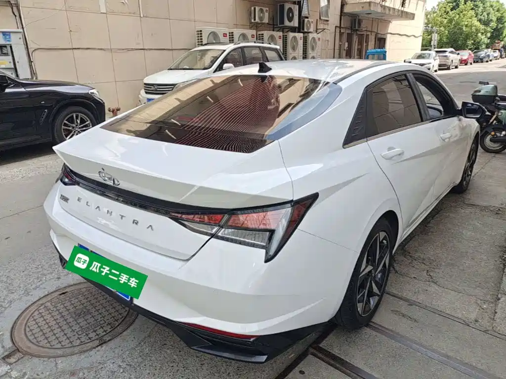 Hyundai Elantra — миниатюра 7