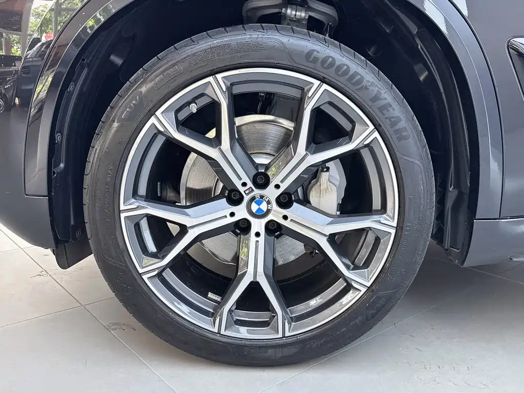 BMW X5 — миниатюра 17