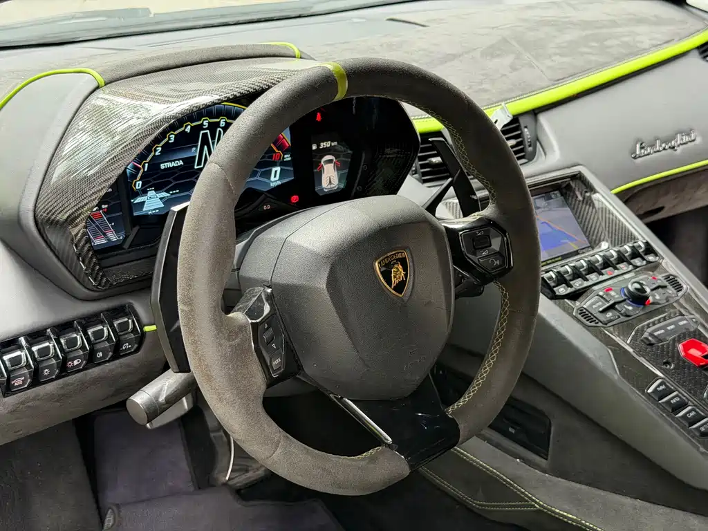 Lamborghini Aventador — миниатюра 4
