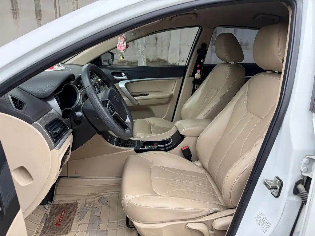 Geely Emgrand — миниатюра 9