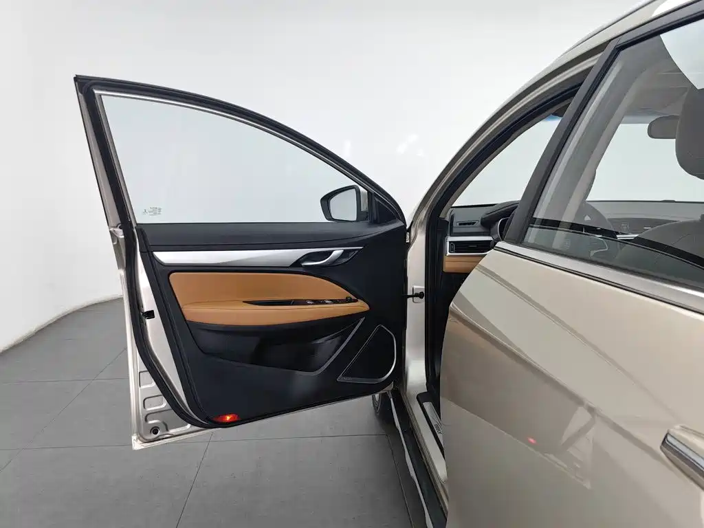 Geely Vision S1 — миниатюра 8