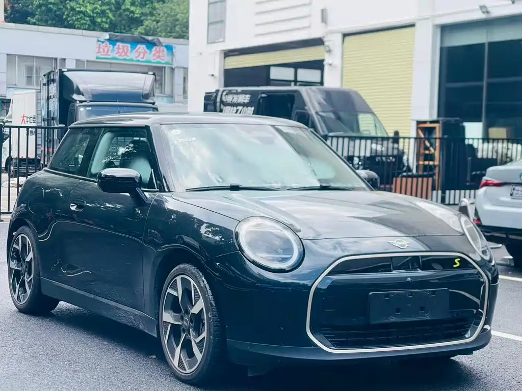 MINI MINI COOPER EV — миниатюра 2