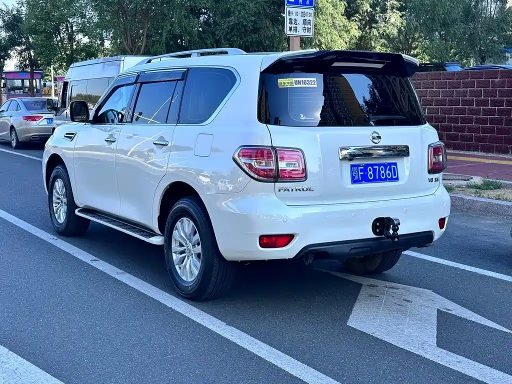 Nissan Patrol — миниатюра 6
