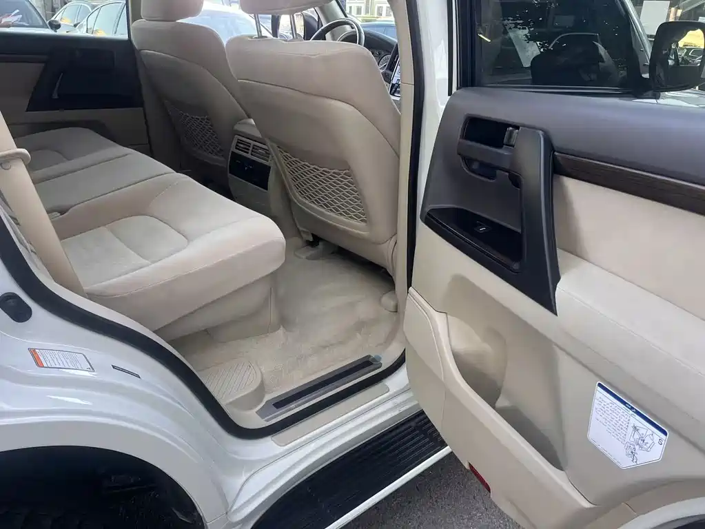 Toyota Land Cruiser — миниатюра 7