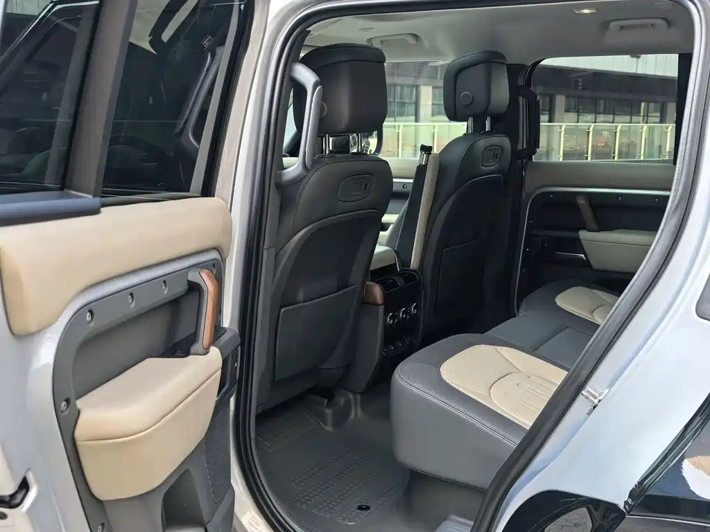 Land Rover Defender — миниатюра 14