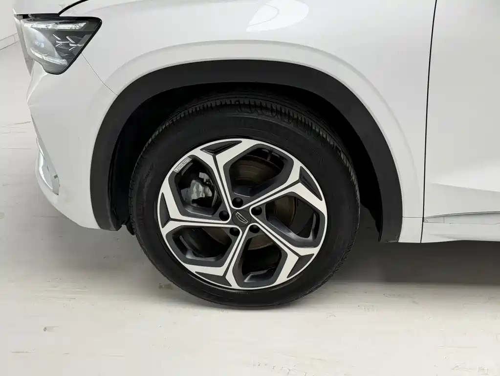 Geely Xingyue L — миниатюра 8