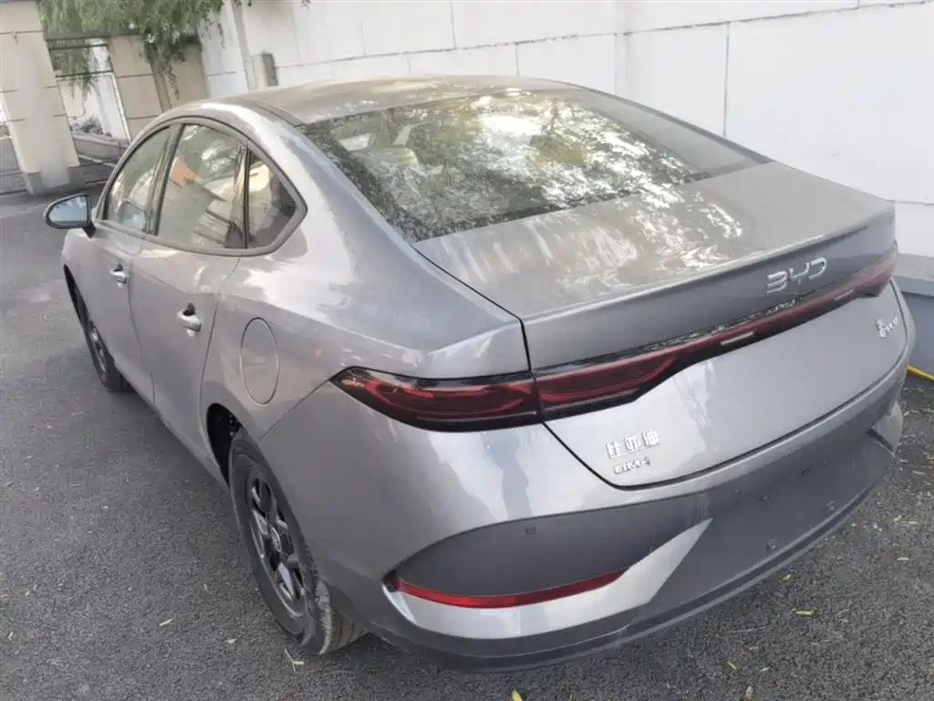 BYD Qin Plus PLUS 2025 DM-i Smart Drive 128KM