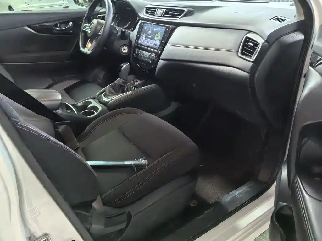 Nissan Qashqai — миниатюра 9