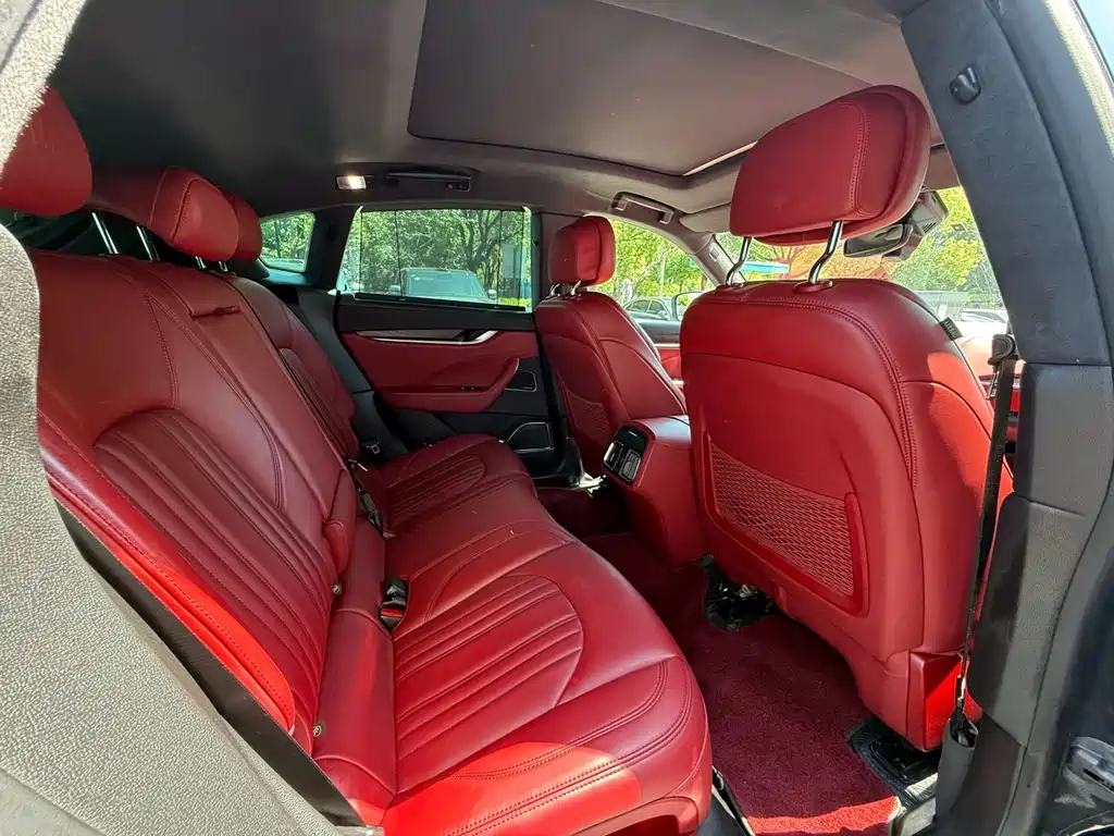 Maserati Levante — миниатюра 8