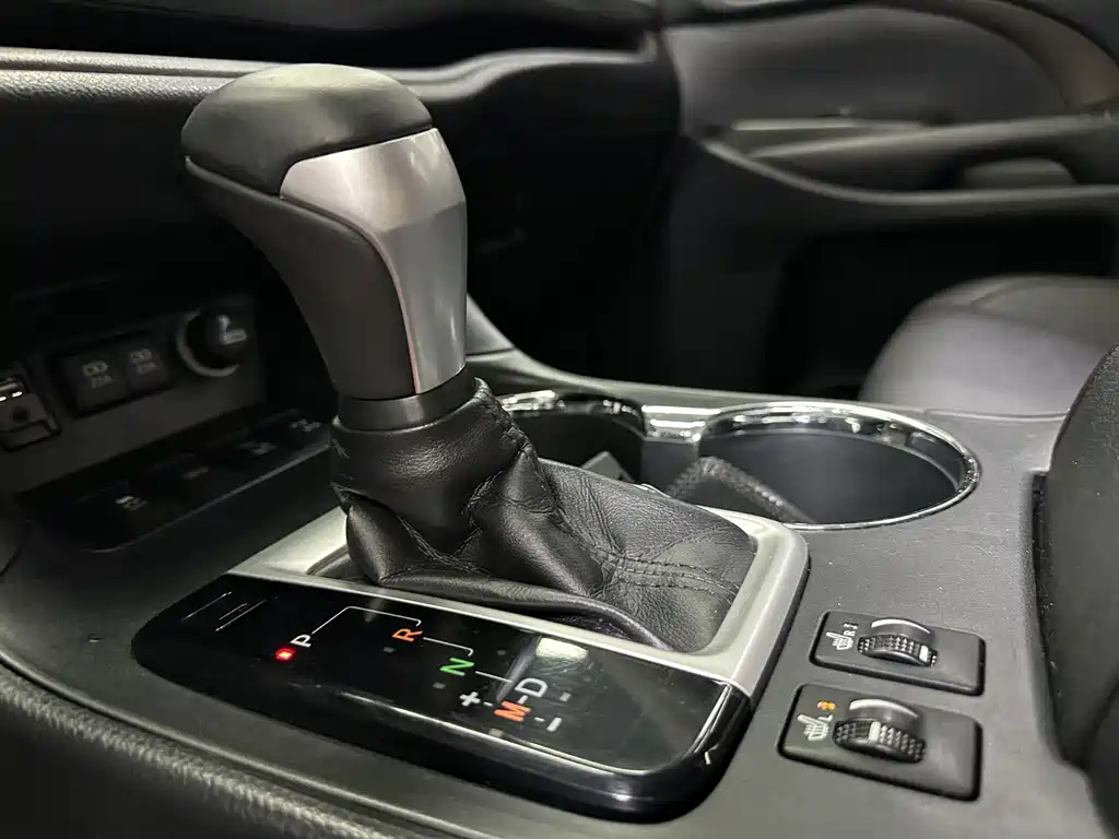 Toyota Highlander 2018 2.0T Luxury 7 мест VI