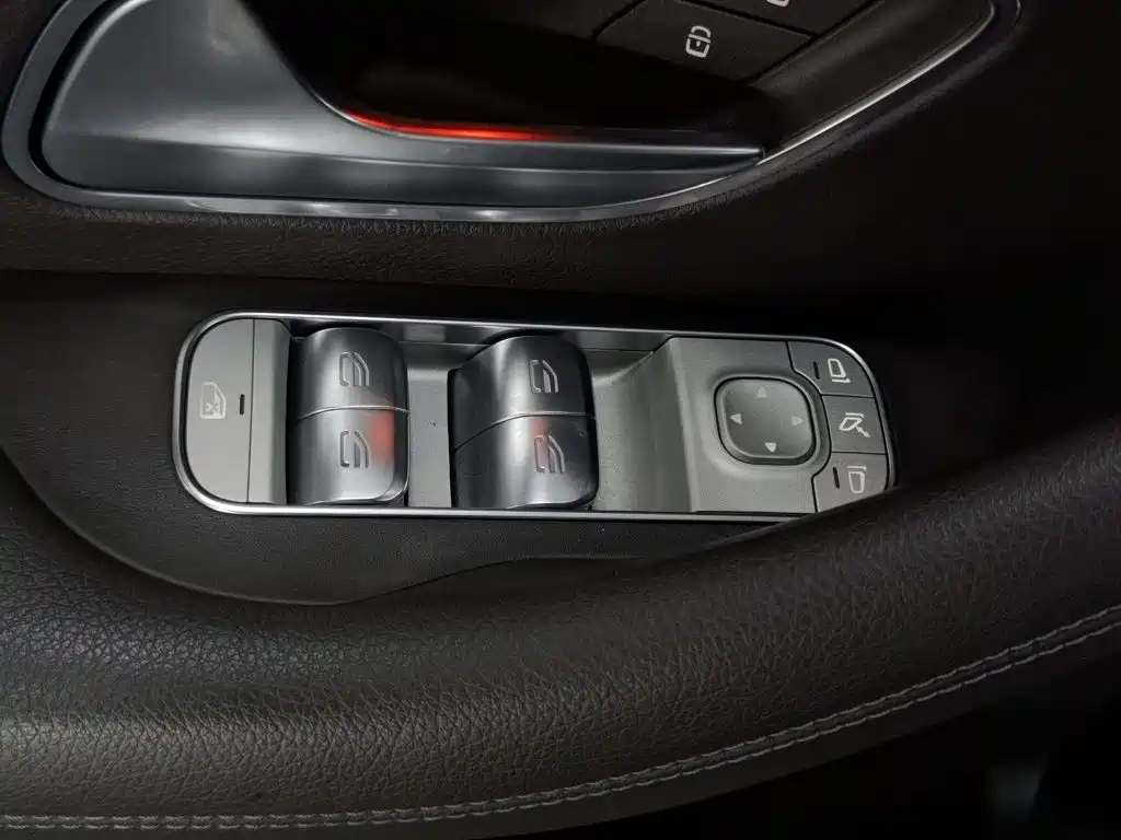 Mercedes-Benz GLE (Import) — миниатюра 9