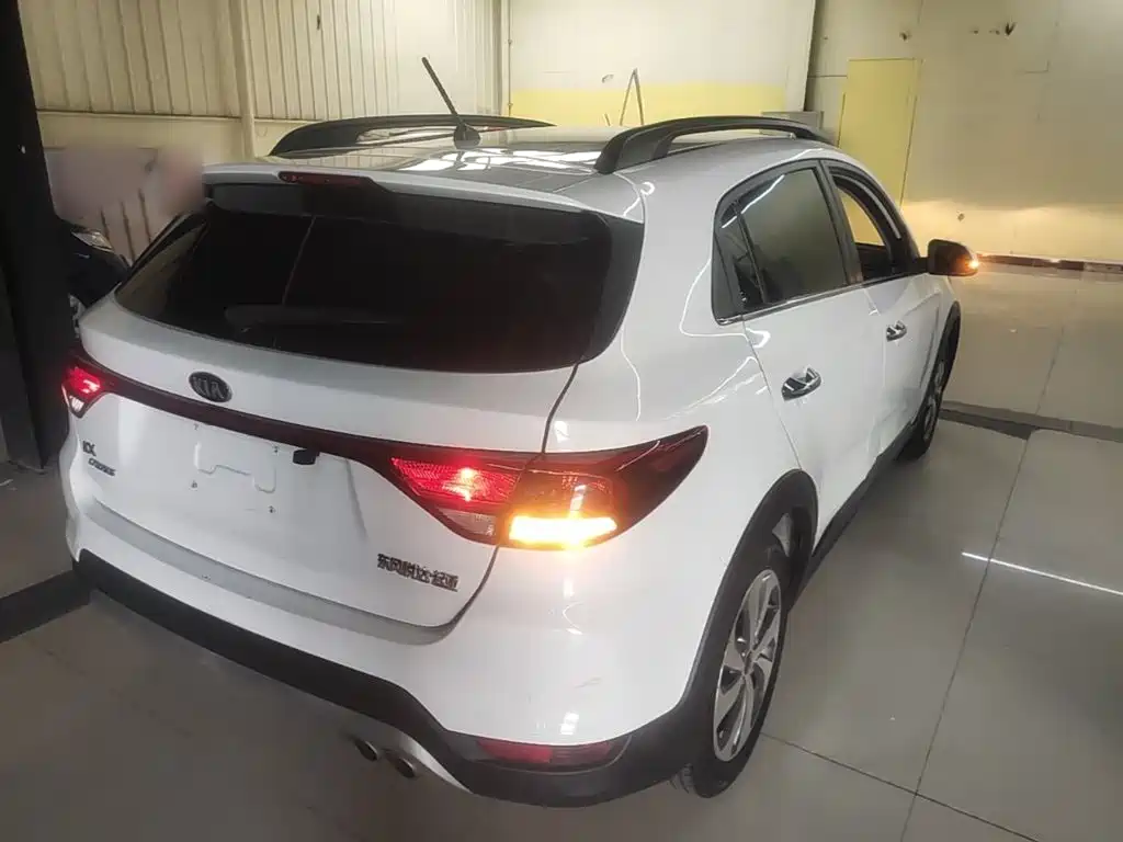 Kia KX Cross — миниатюра 7