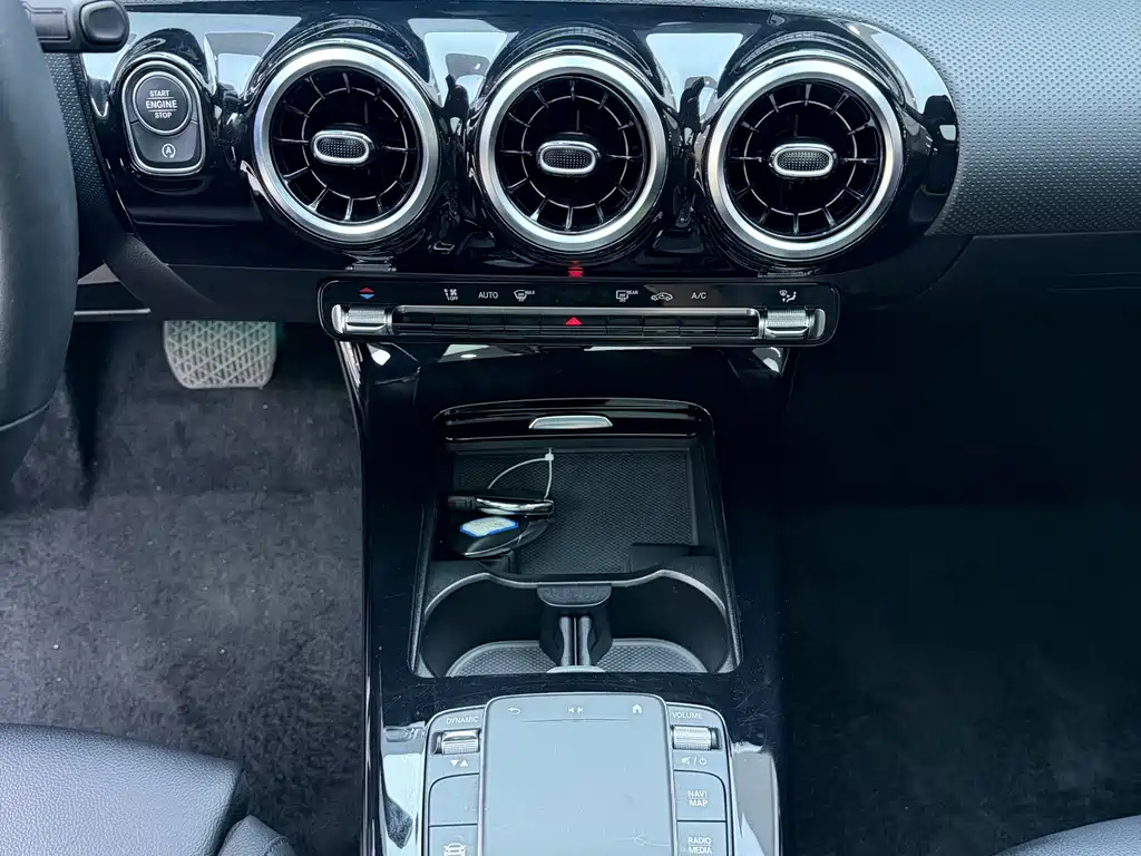 Mercedes-Benz A-Class — миниатюра 12