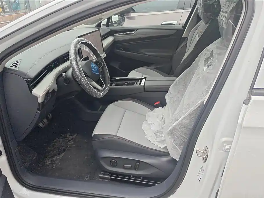 VOLKSWAGEN ID.7 VIZZION