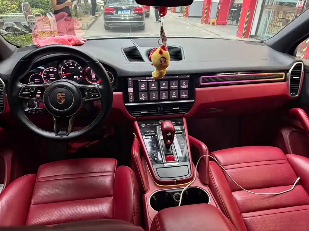 Porsche Cayenne — миниатюра 9