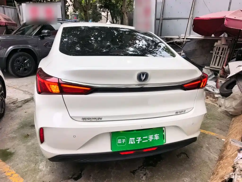 Changan Eado New Energy — миниатюра 6