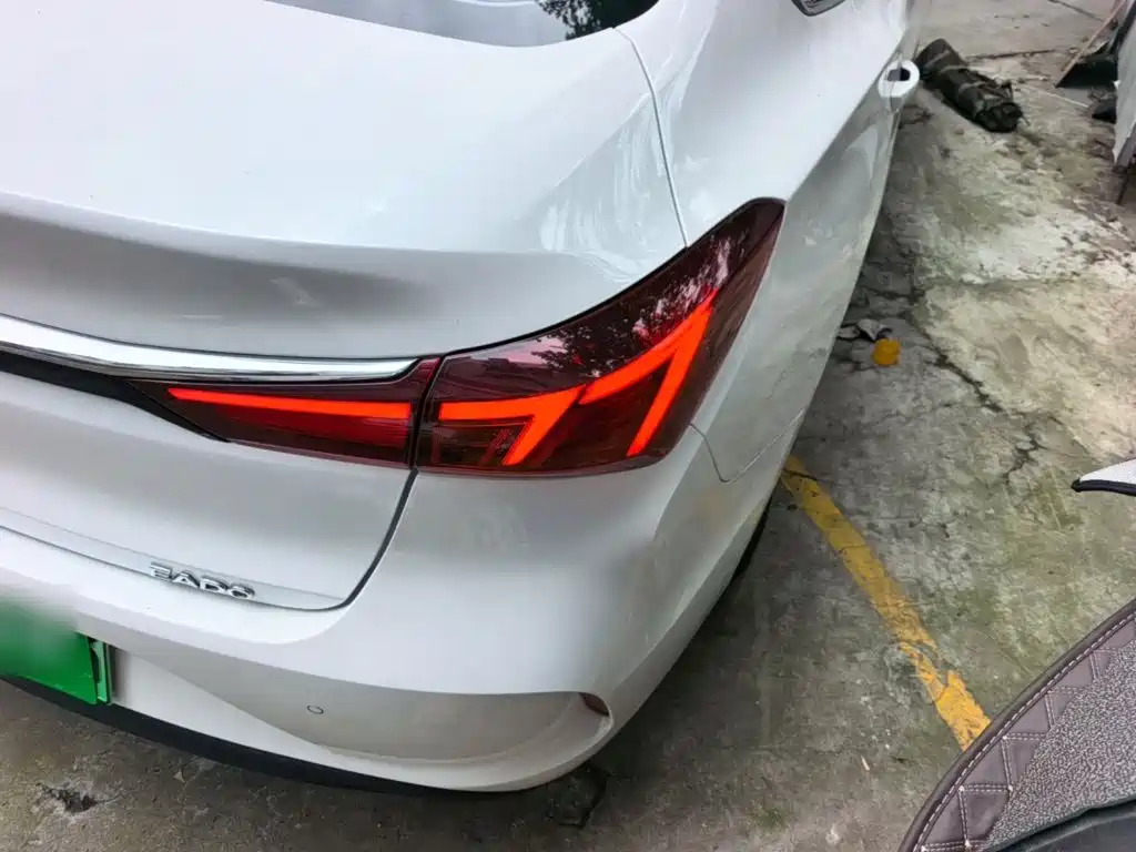 Changan Eado New Energy — миниатюра 8