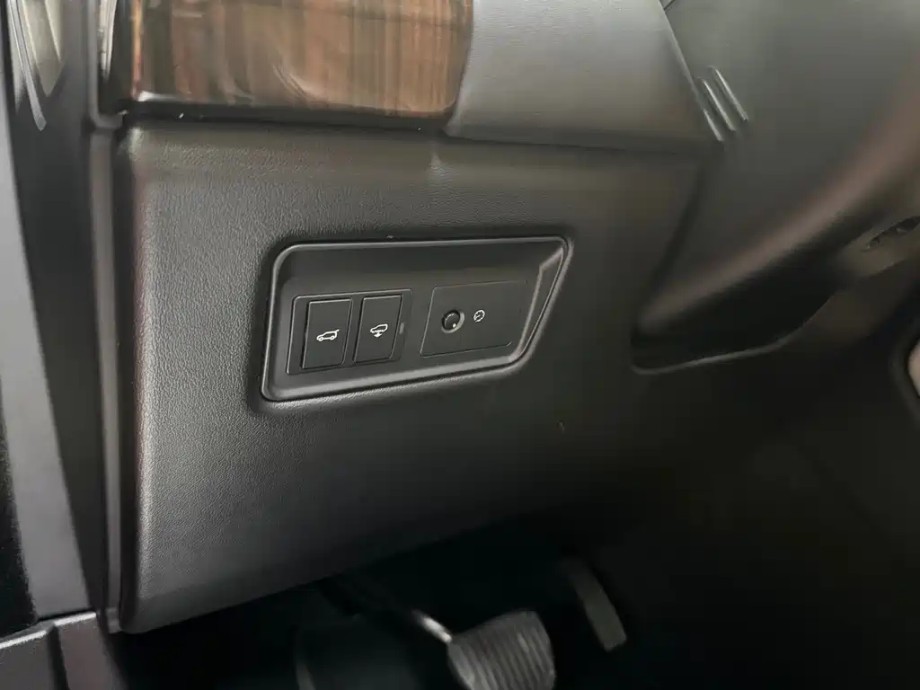 Land Rover Range Rover — миниатюра 16