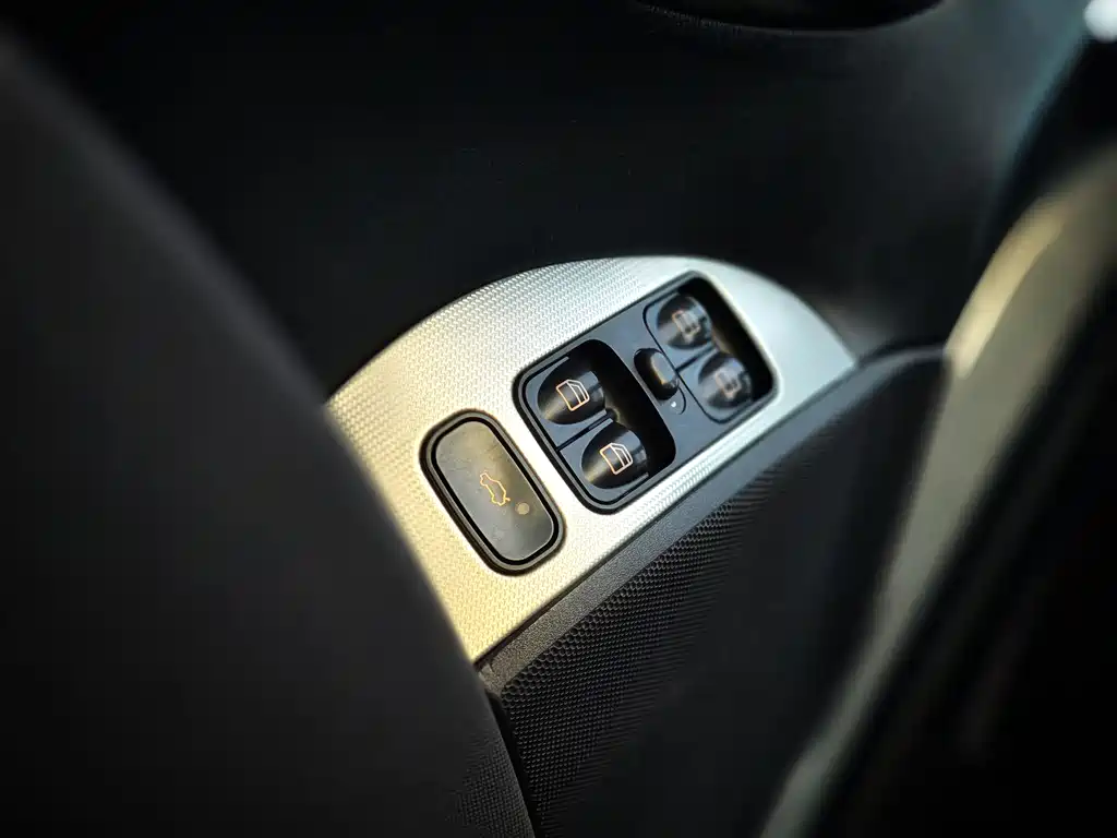 Mercedes-Benz CLK-Class — миниатюра 18