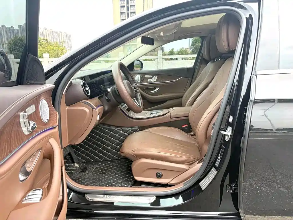Mercedes-Benz E-Class — миниатюра 4