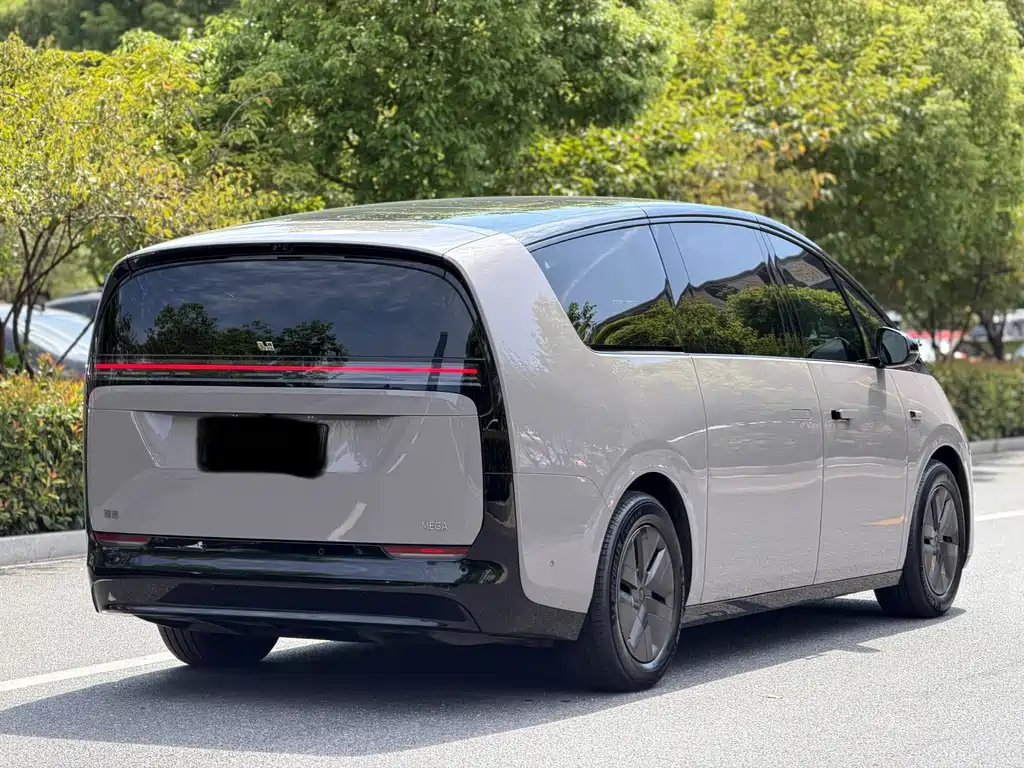 Li Auto Li MEGA — миниатюра 19
