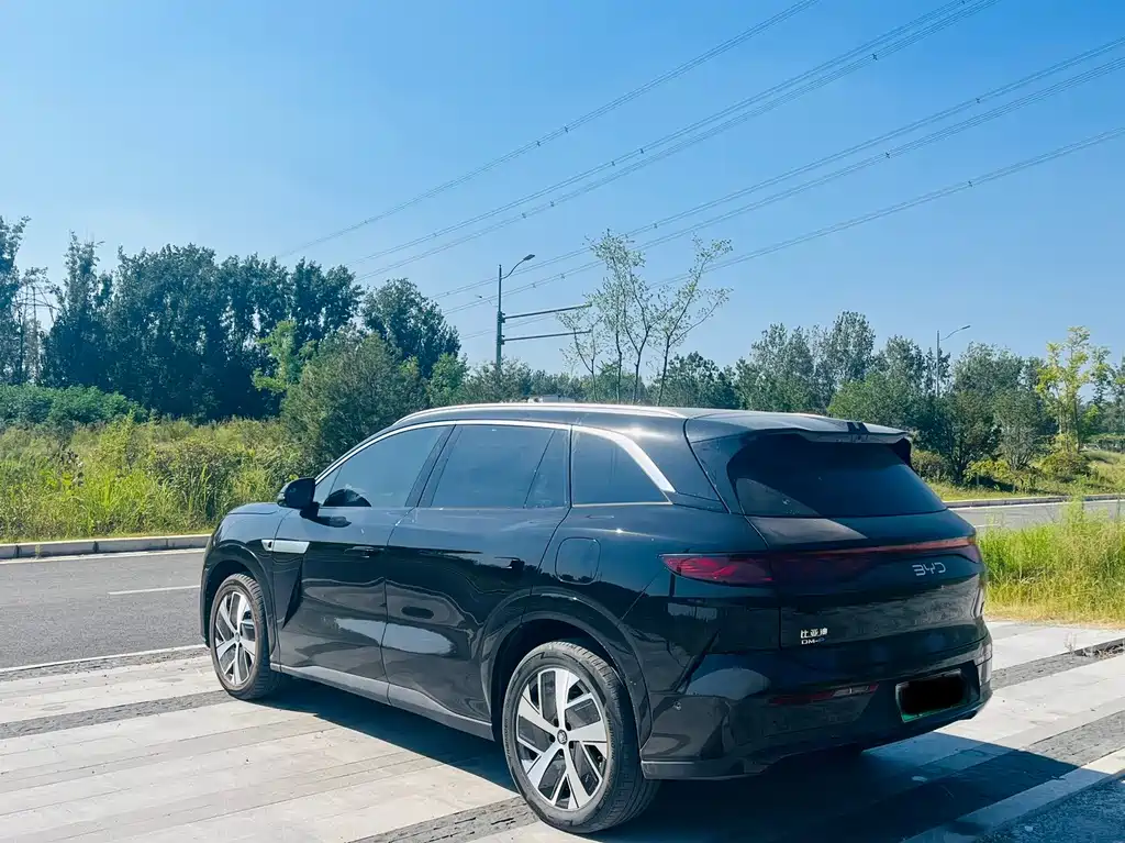 BYD Tang L L 2025 DM 215KM Flagship