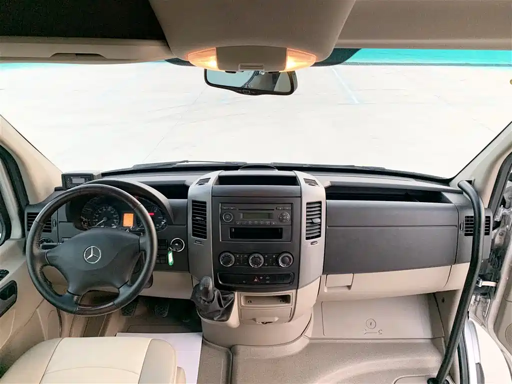 Mercedes-Benz Sprinter - фото 11