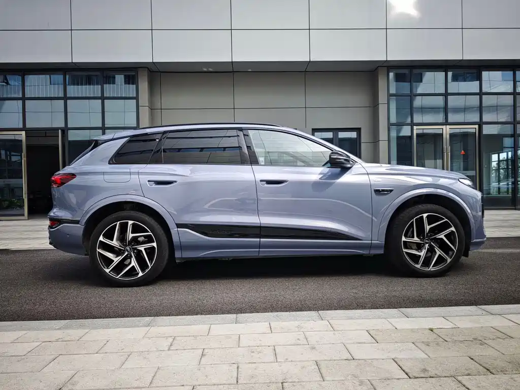 Audi Q6L e-tron — миниатюра 4