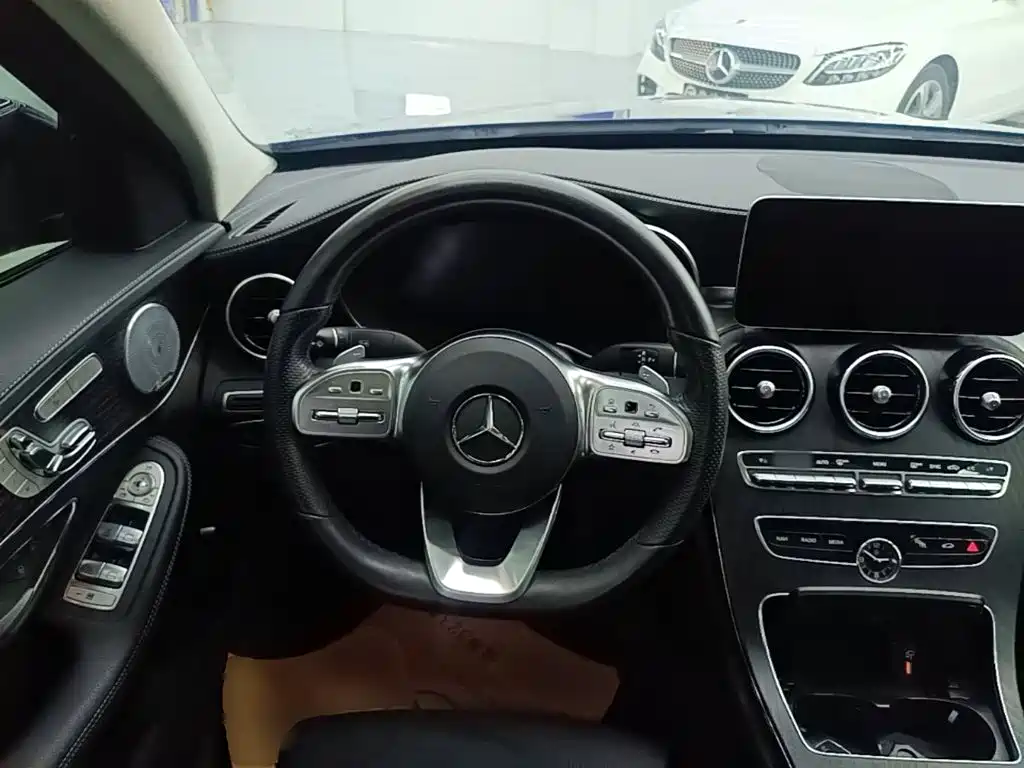 Mercedes-Benz C-Class — миниатюра 11