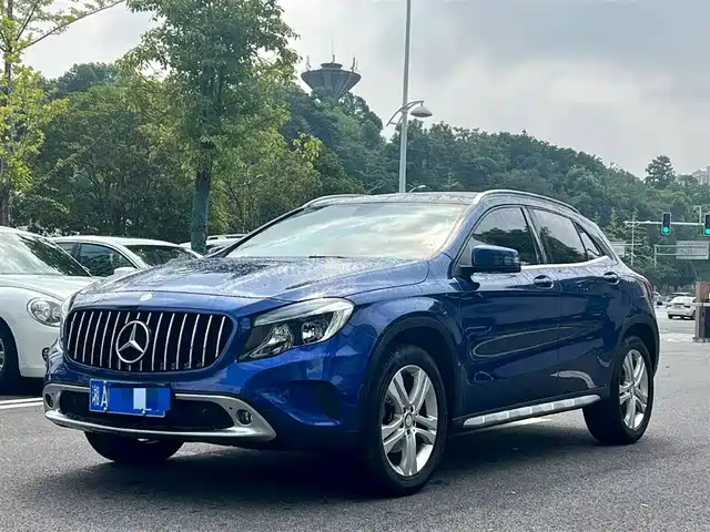 MERCEDES-BENZ  GLA 2017