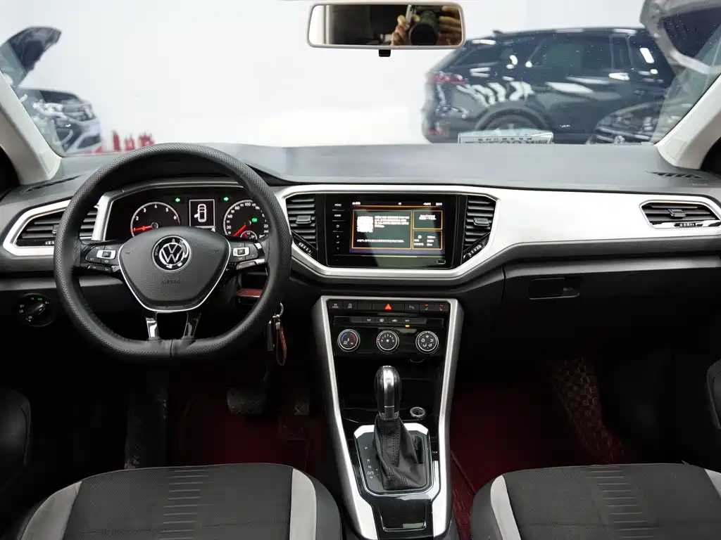 VOLKSWAGEN T ROC EXPLORING SONGS