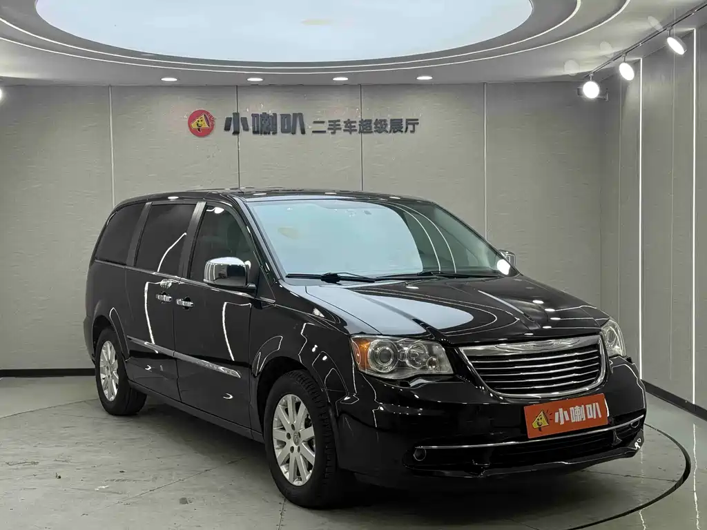 Chrysler Grand Voyager (Import) 3.6L Luxury Edition, фото 3
