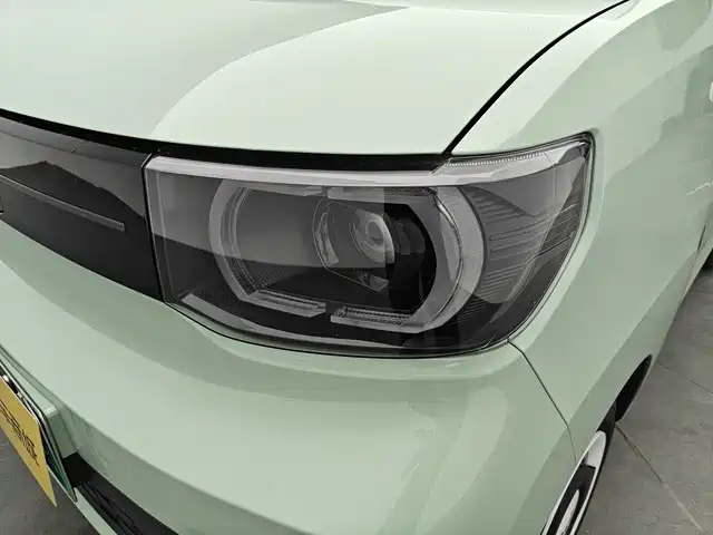 Wuling MINIEV — миниатюра 8