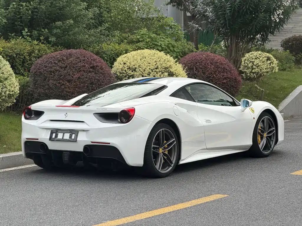Ferrari 488 — миниатюра 3