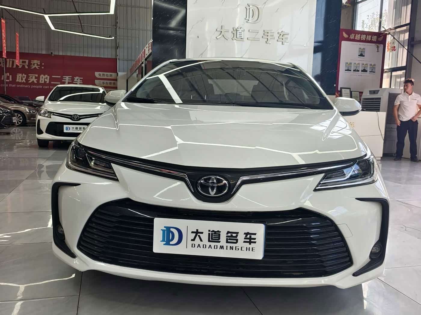 Toyota Corolla 1.5 л 2023 г. Белый, пробег 31000 км