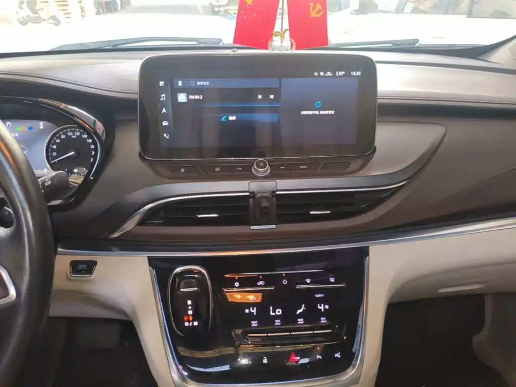 Buick GL8 — миниатюра 13