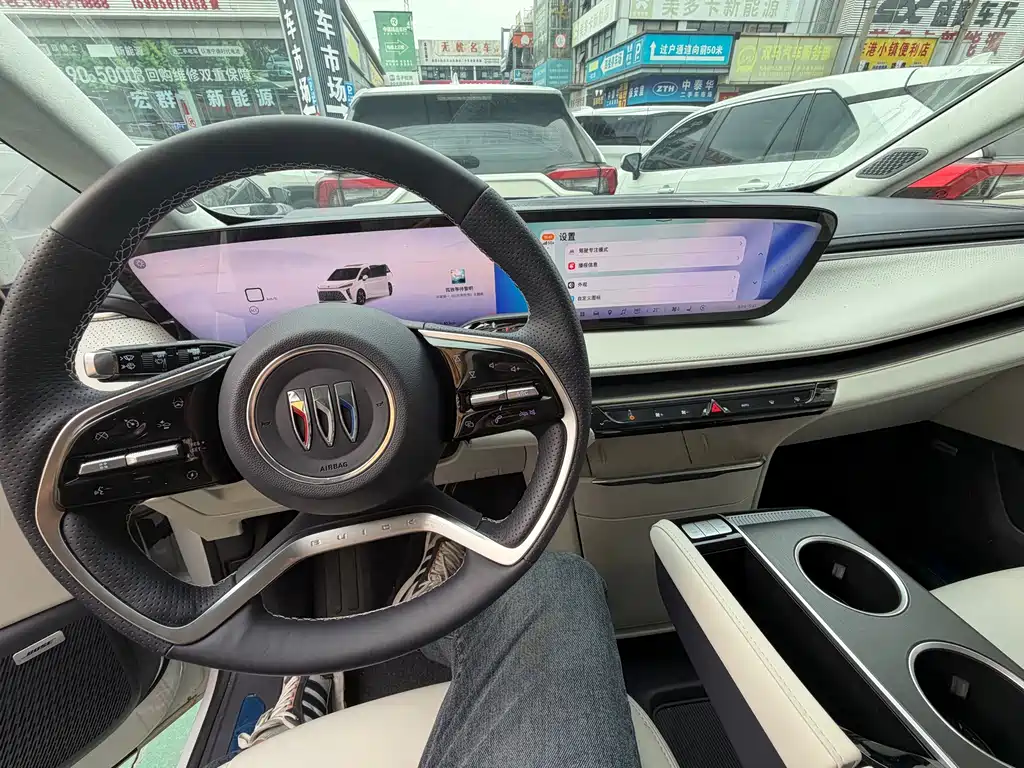 Buick GL8 Hybrid — миниатюра 6