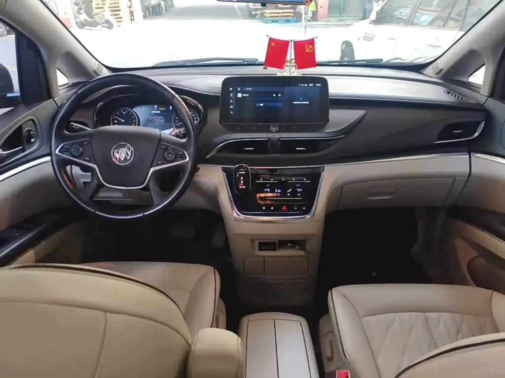 Buick GL8 — миниатюра 10