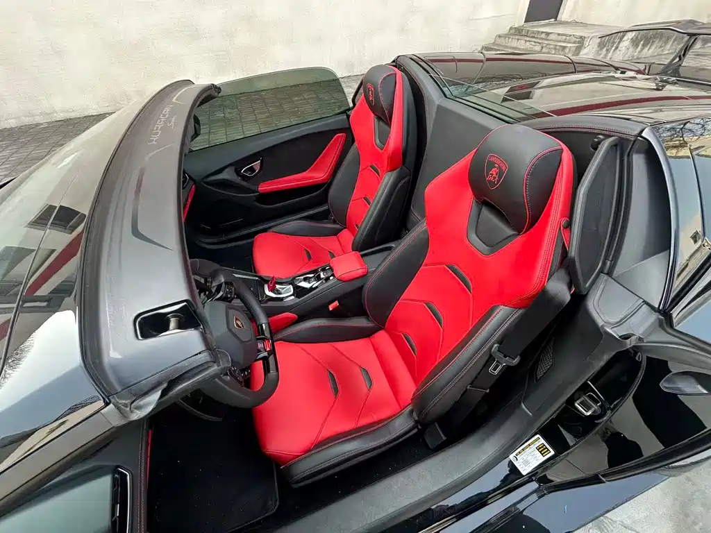 LAMBORGHINI HURACÁN