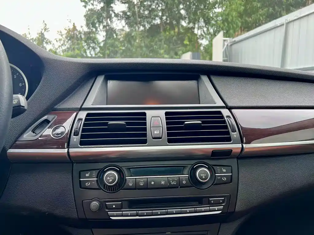 BMW X6 — миниатюра 13