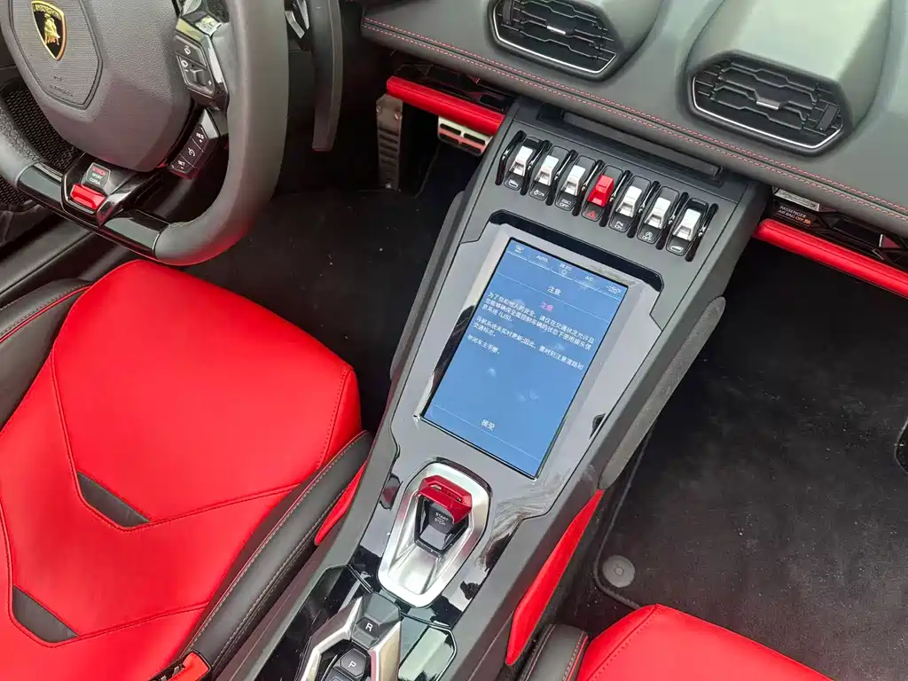 LAMBORGHINI HURACÁN