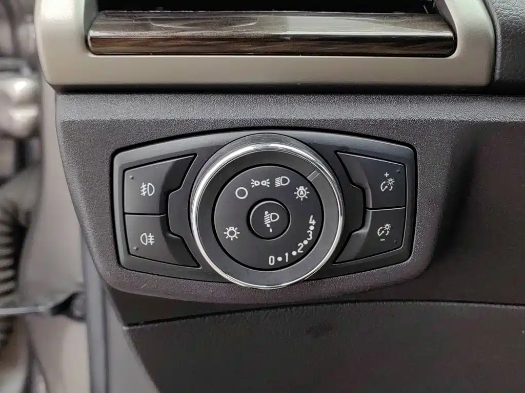 Ford Mondeo — миниатюра 21