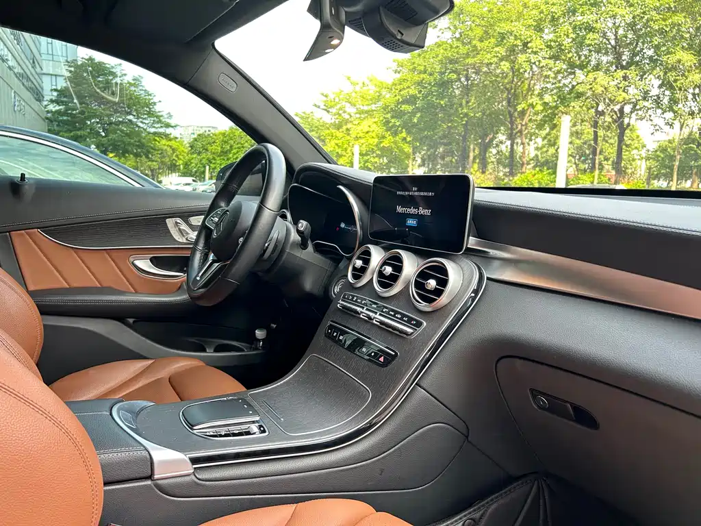 Mercedes-Benz GLC 2022 GLC 300 4MATIC SUV