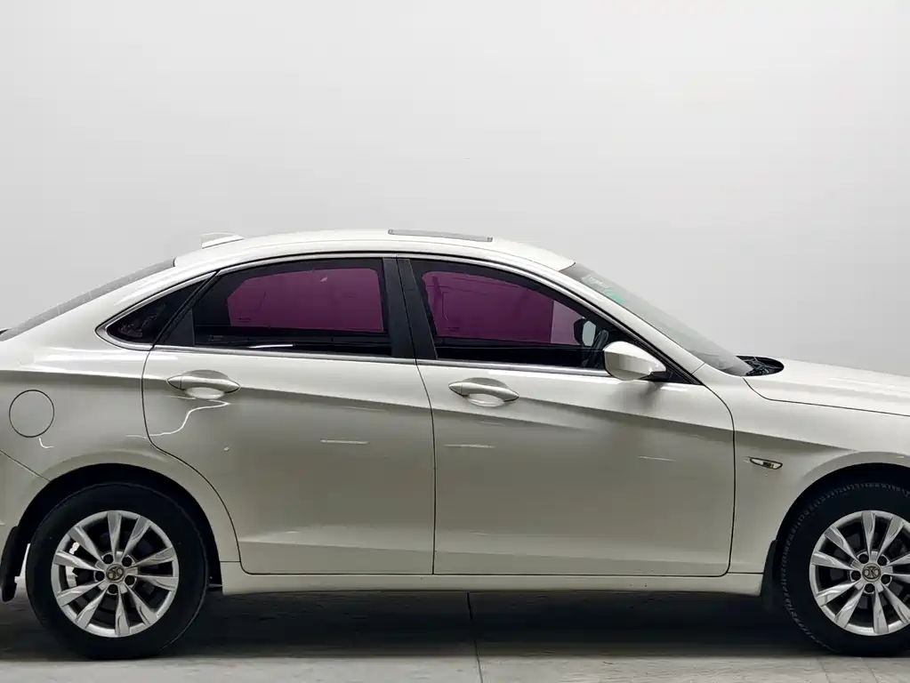 BAIC Senova D50 — миниатюра 8