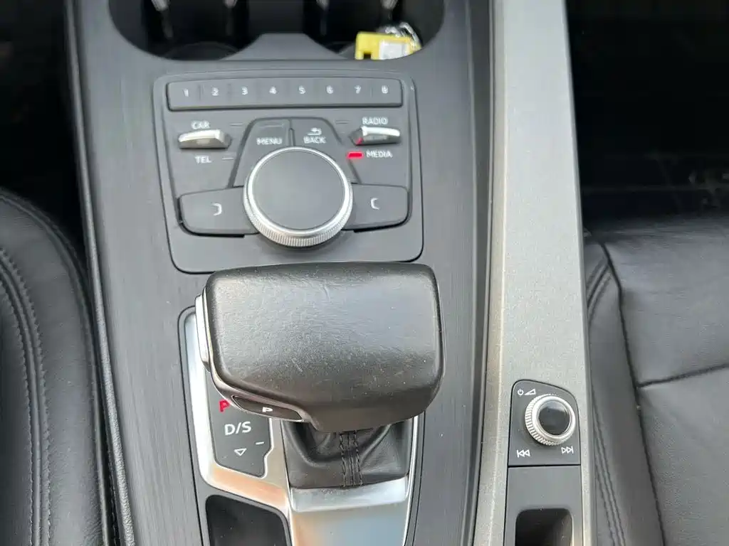 Audi A4L — миниатюра 19
