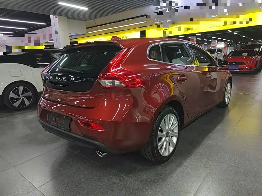 Volvo V40 — миниатюра 7