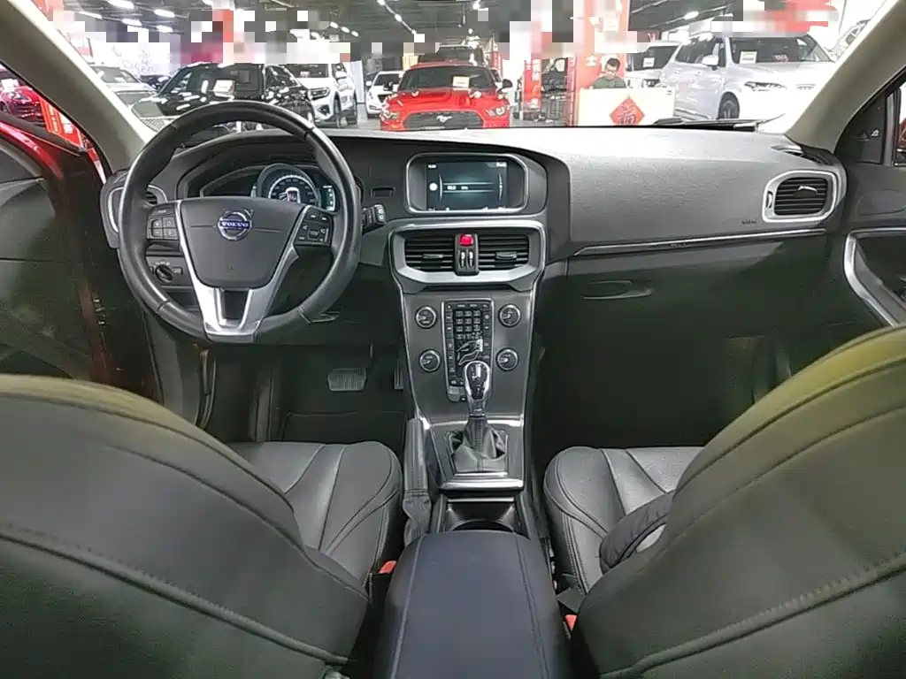 Volvo V40 — миниатюра 10