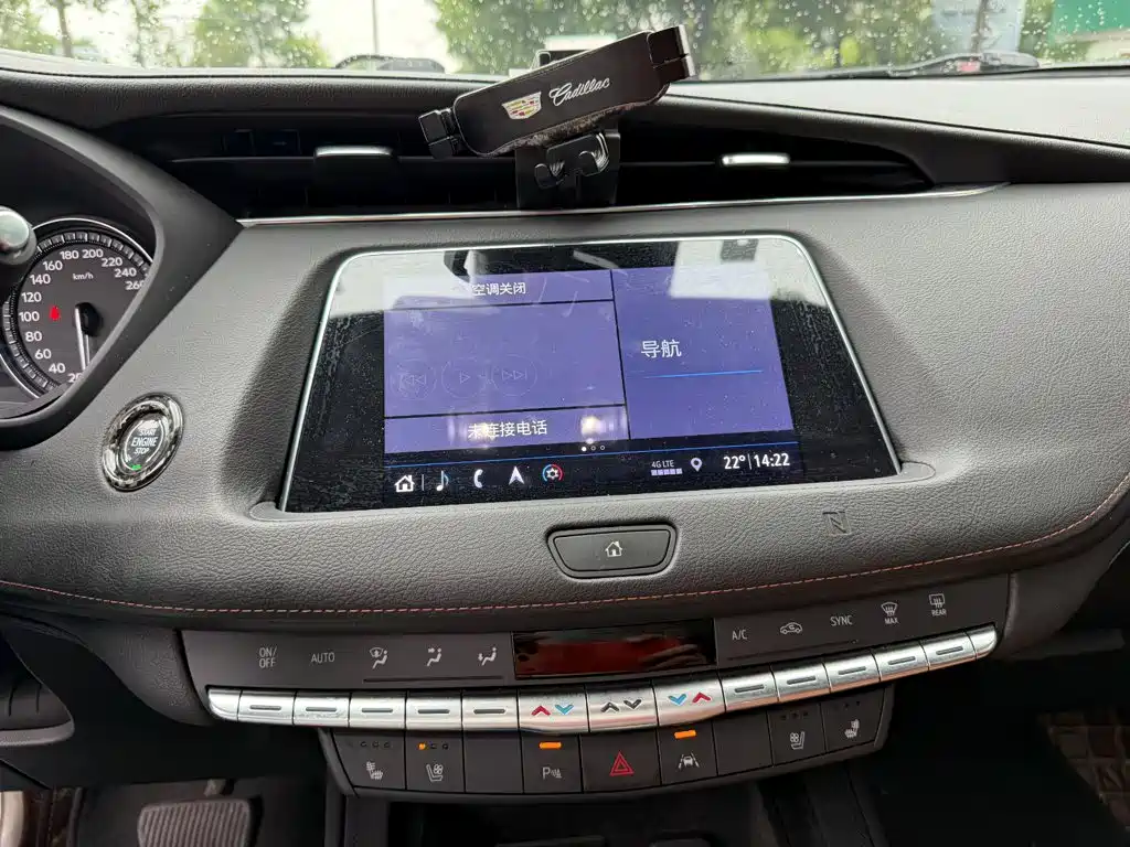 Cadillac XT4 — миниатюра 10