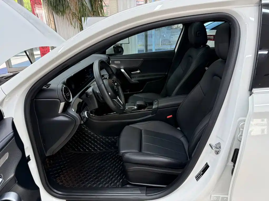 Mercedes-Benz A-Class — миниатюра 16